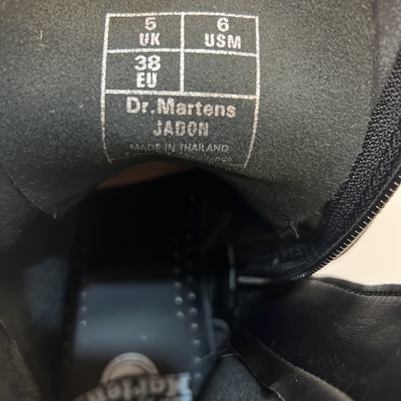 Dr. Martens JADON BOOT SMOOTH LEATHER PLATFORMS - Picture 4 of 5